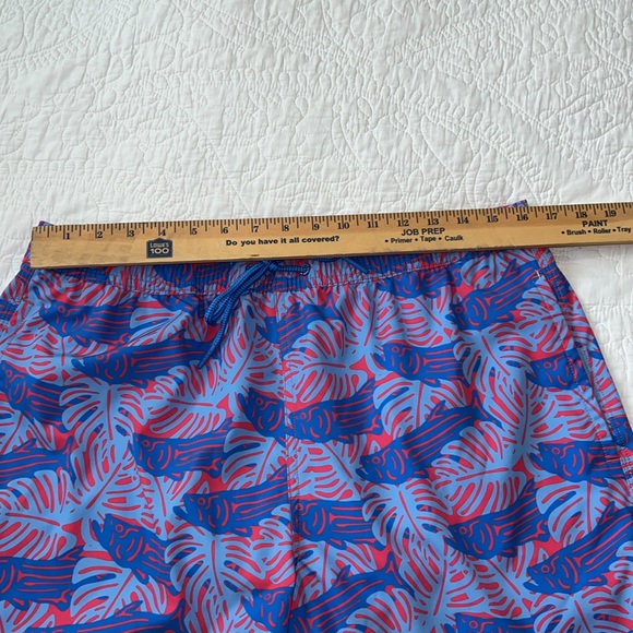 Vineyard Vines Swim Trunks Mens Large Pink Blue Fish Reef Lined Beach - Picture 4 of 7